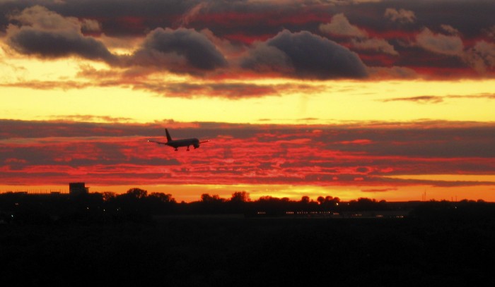 Sunset plane 2.jpg (339 KB)